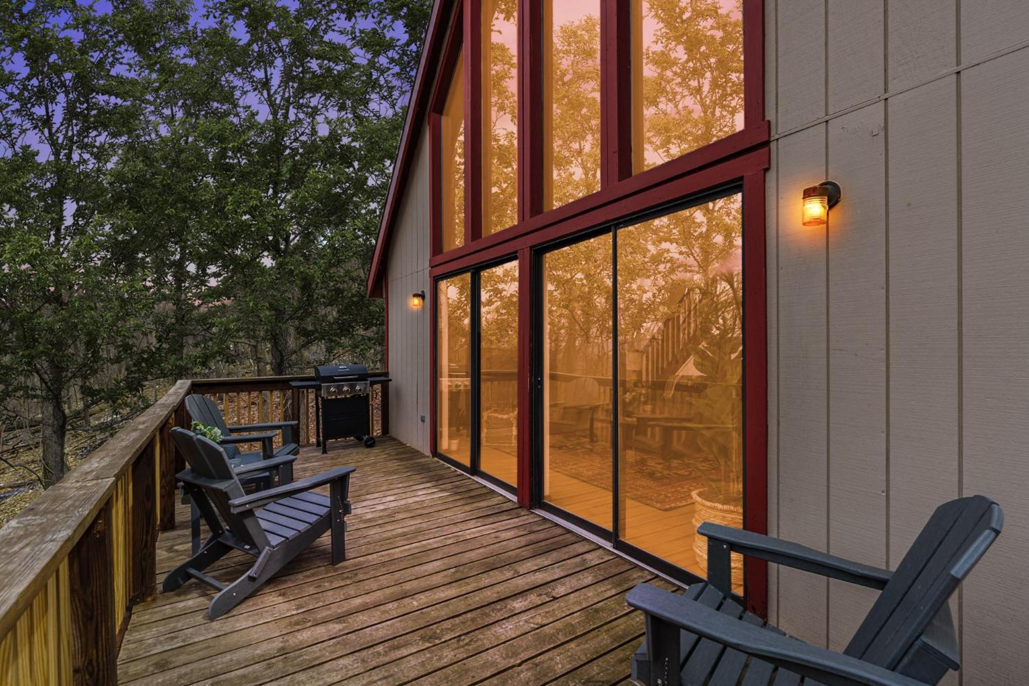 Modern Chalet Cabin W Hot Tub, Deck&Grill, & Wifi! Inwood Dış mekan fotoğraf