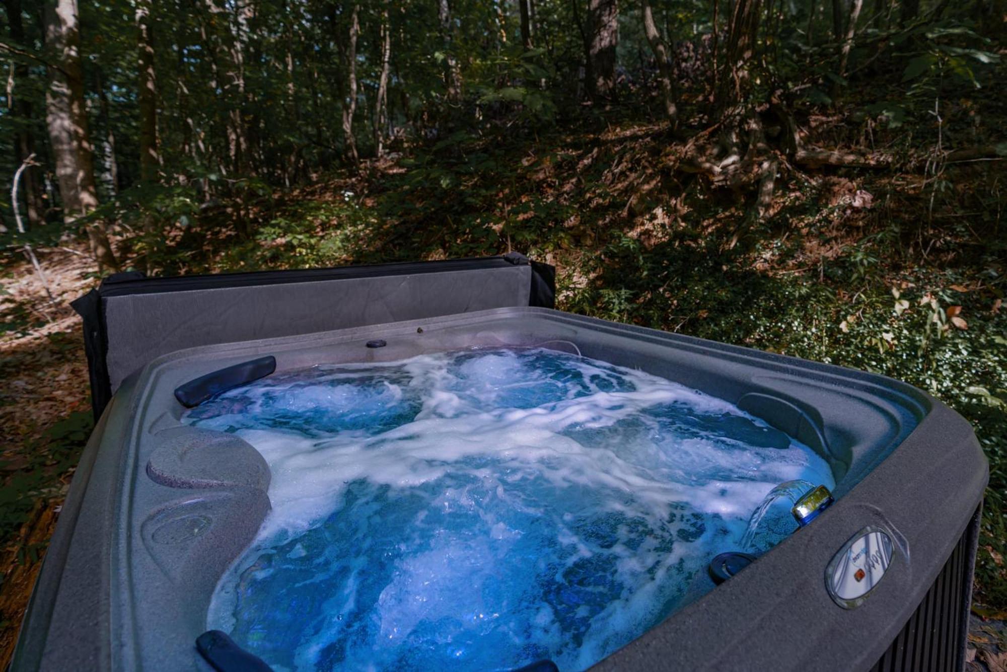Modern Chalet Cabin W Hot Tub, Deck&Grill, & Wifi! Inwood Dış mekan fotoğraf